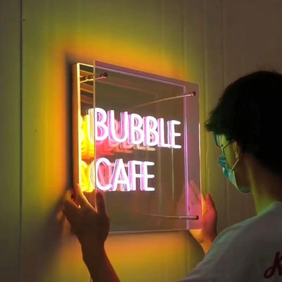 커스터마이징 할 수있는 색상 3D LED 인피니티 효과 거울 빛 유리 소재로 네온 표지판