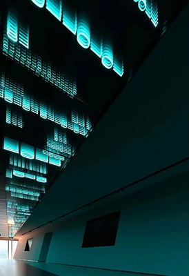 우리의 홀로그래픽 팬 3D 어비스 미러 LED 글자 2024로 광고를 변형