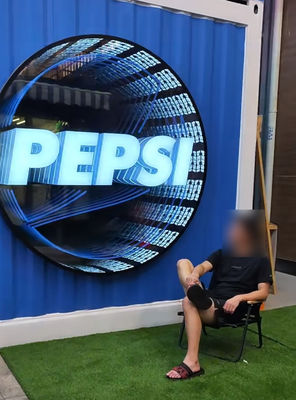 3D 홀로그램과 300000 시간 작동 수명으로 섬세한 사용자 지정 LED 거울 표지판